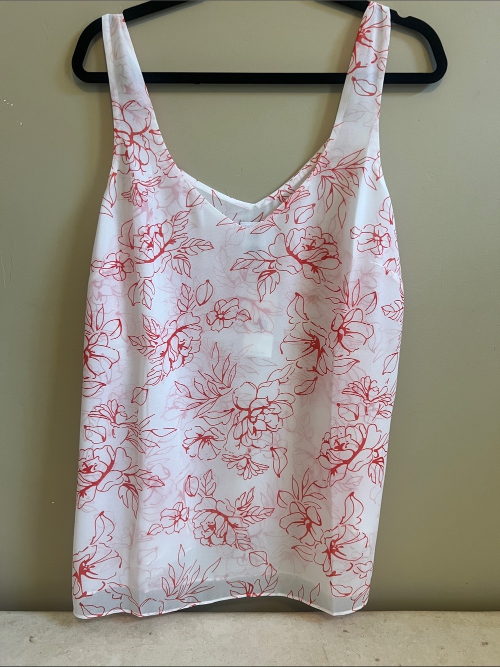 Beautiful CAbi White Floral Tank Top with Pink-Red Outline